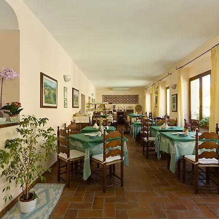 Moderno Szálloda Santa Teresa Gallura